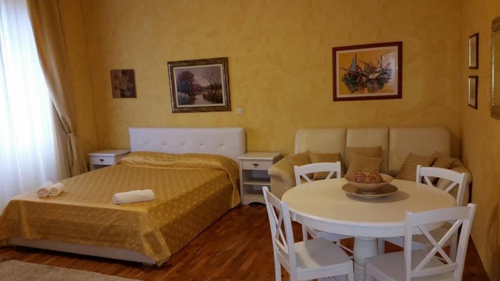 Apartments Villa Rossella 1 Ровінь Екстер'єр фото